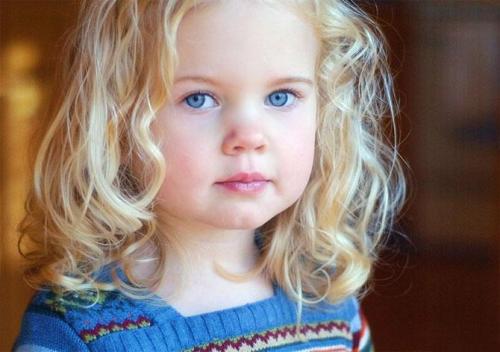 SARIŞIN MAVİ GÖZLÜ